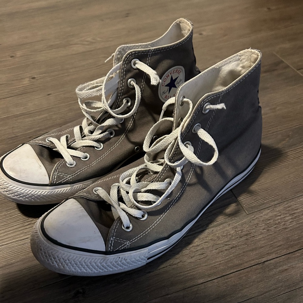 Men’s Converse Sneakers size 11